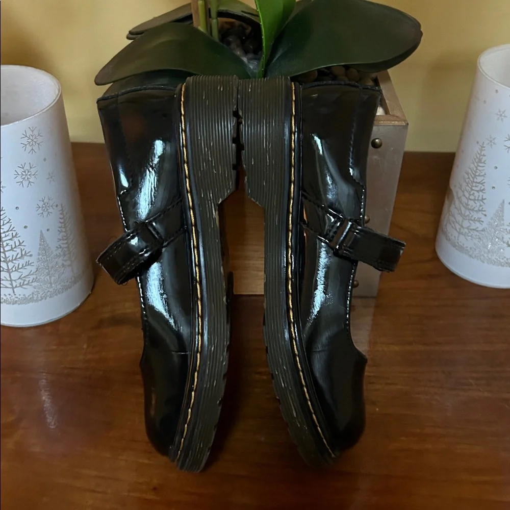 Dr. Martens Junior Glossy Black Patent Leather Mary Jane Shoes Kids Size 1